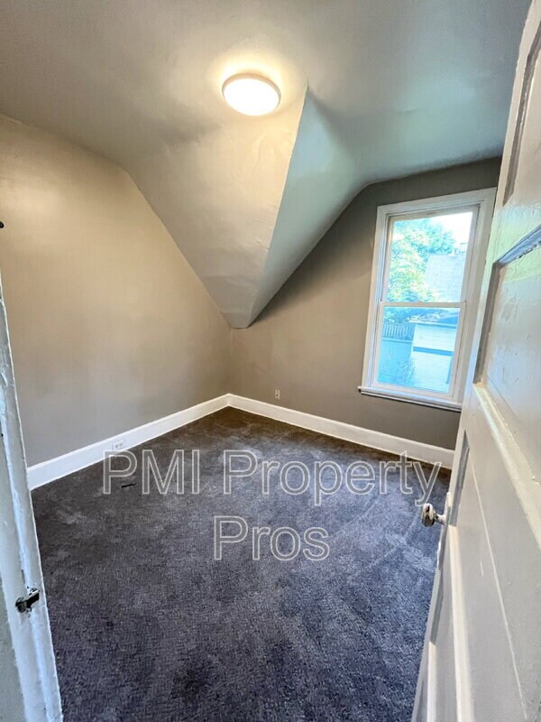Foto del edificio - 3154A N 12th St Upper