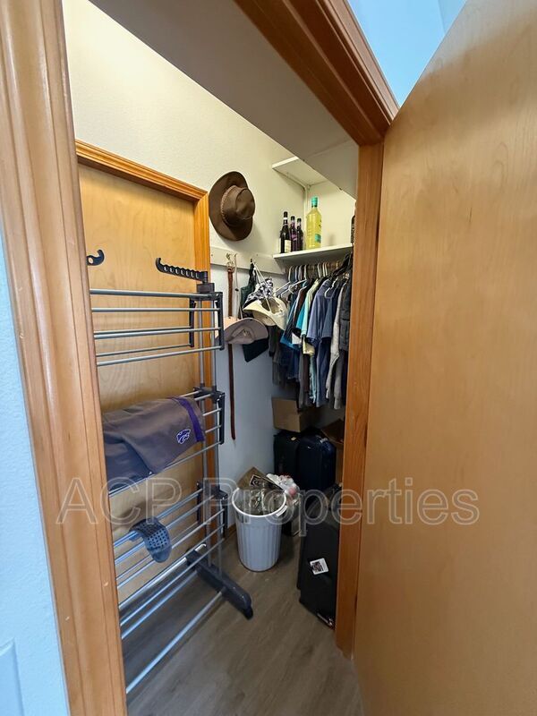 Foto del edificio - 4654 Celia Way
