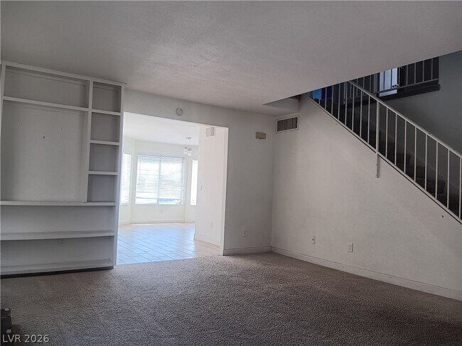 Foto del edificio - 121 Logansberry Ln