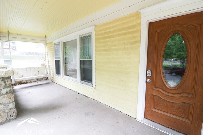 Foto del edificio - Spacious Home Located right next to Aggiev...