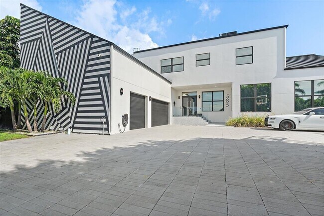 Foto del edificio - 585 Dolphin Ave SE
