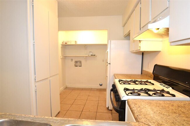 Foto del edificio - 1202 Southport Dr