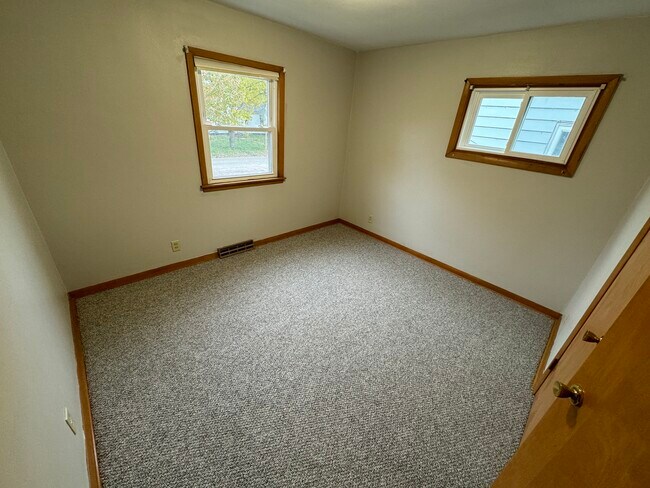 Building Photo - 638 Englewood Ave