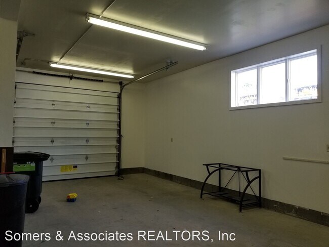 Building Photo - 1140 24th Ave