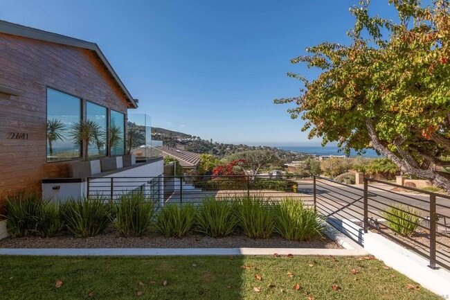 Building Photo - 2641 Costebelle Dr