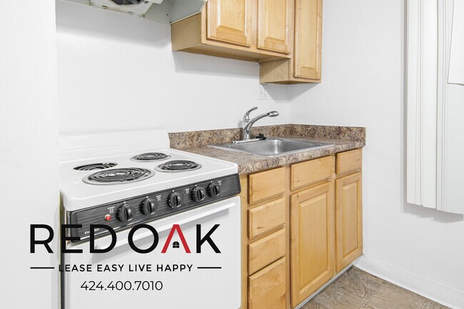Foto del edificio - ~6 Weeks FREE~ Charming Vintage Studio wit...