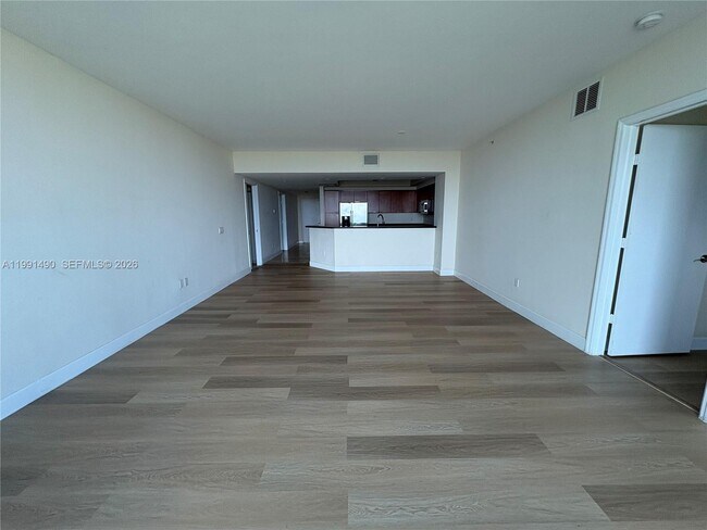Building Photo - 15051 Royal Oaks Ln