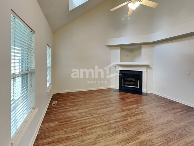 Foto del edificio - 212 Parrish Pl