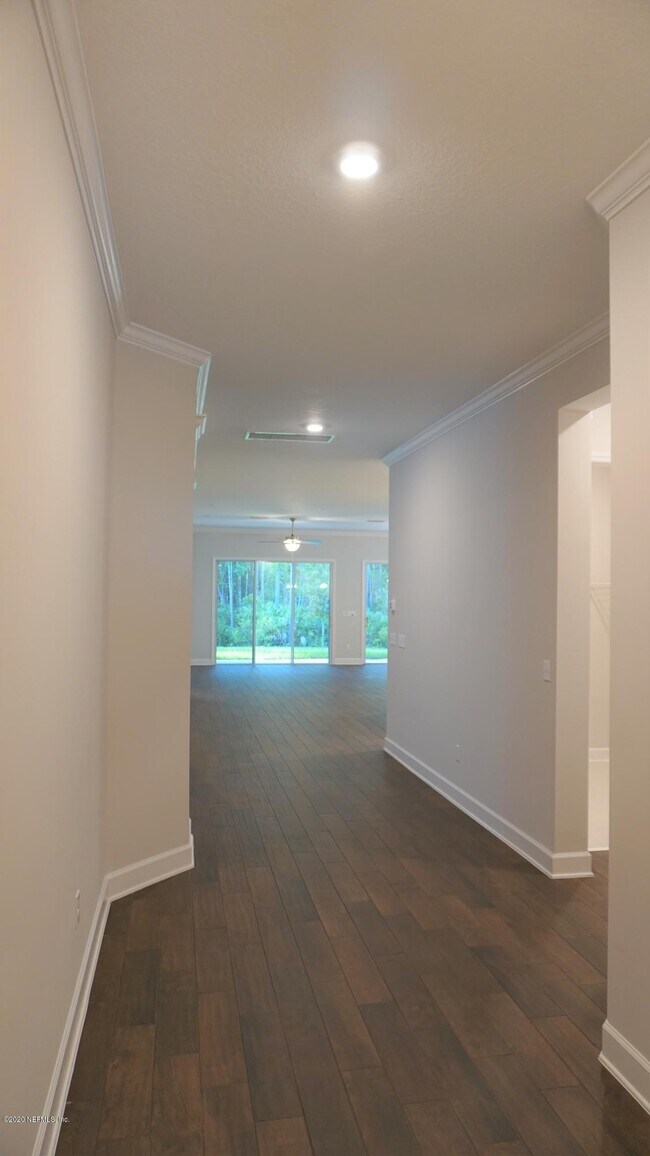Building Photo - 300 Shadow Ridge Trail