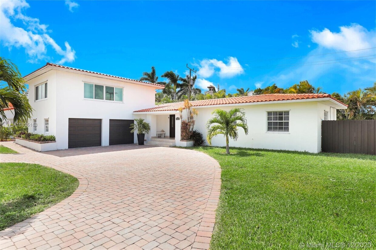 Primary Photo - 1217 Seabreeze Blvd