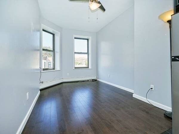 Primary Photo - 552 W 183rd St