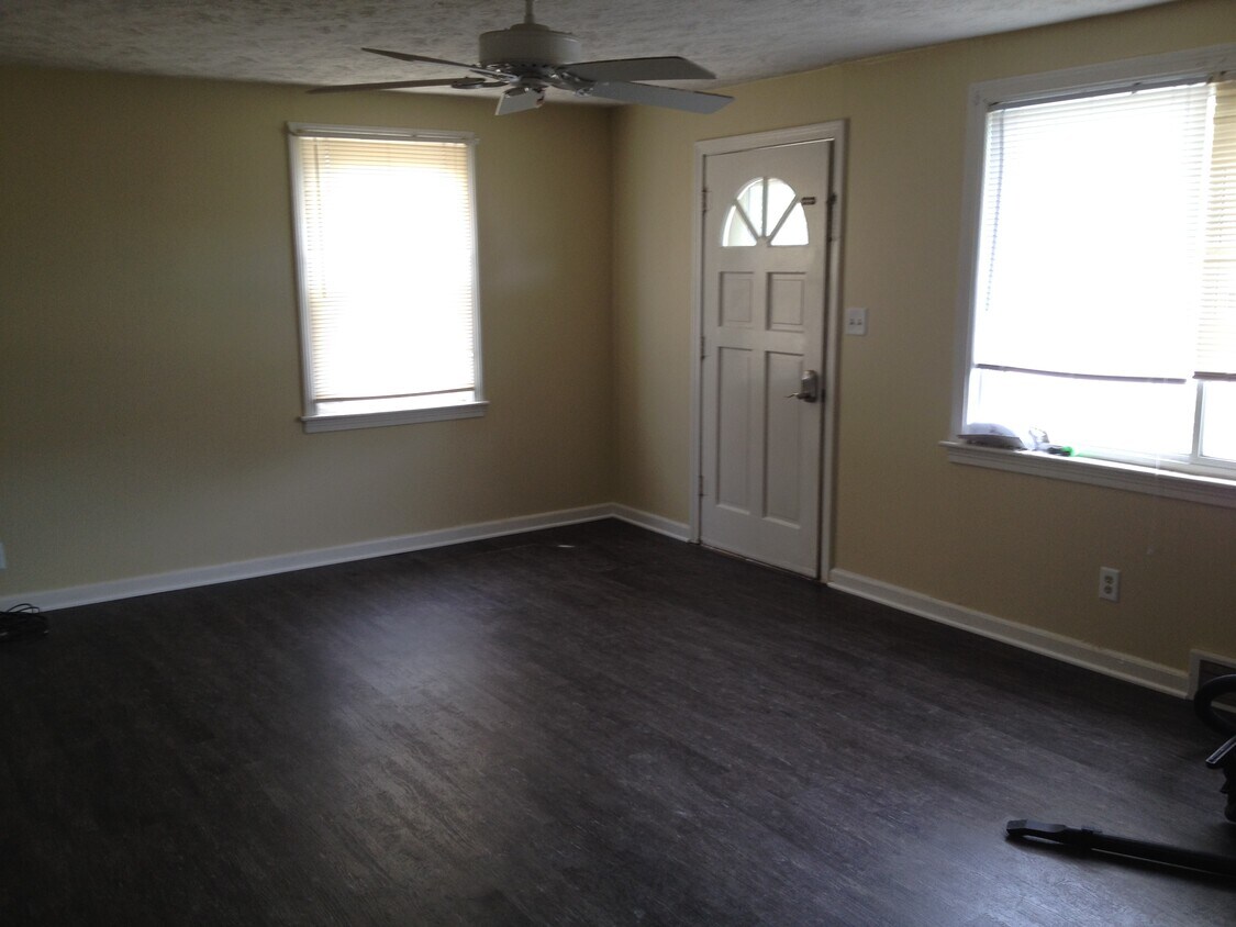 Primary Photo - 313 Woodlawn Ave