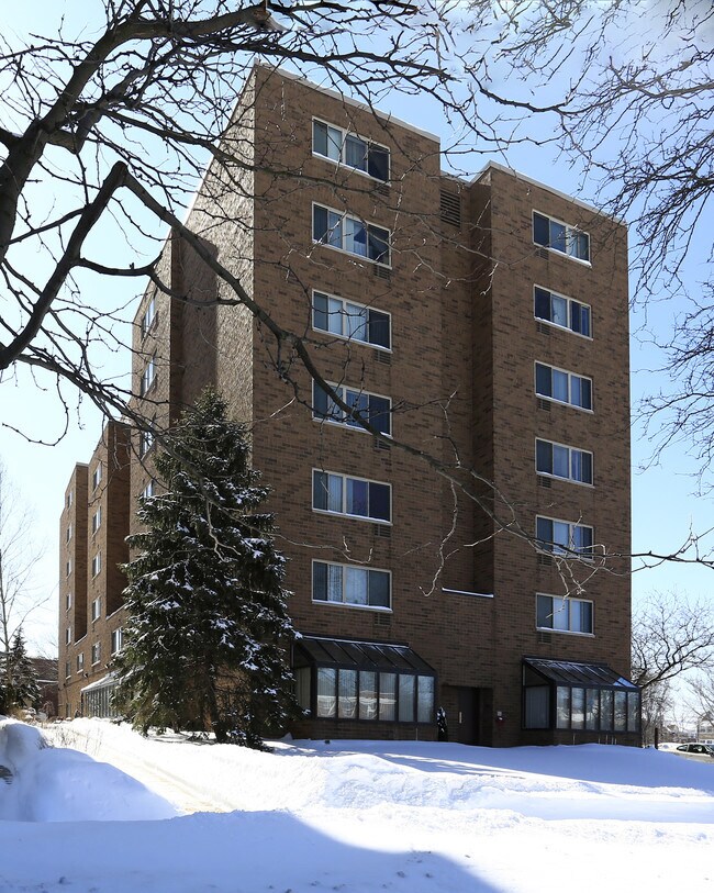 Campbell Court Apartments Shaker Heights, OH