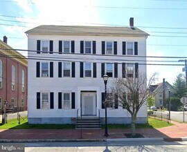 Building Photo - 115 W Broadway