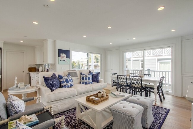 Building Photo - 8014 La Jolla Shores Dr