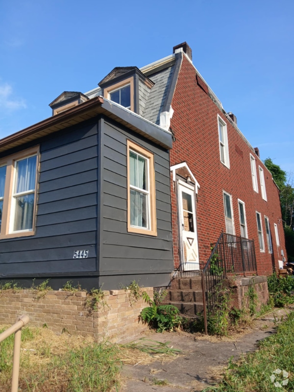 Building Photo - 5445 Robin Ave