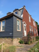 Building Photo - 5445 Robin Ave