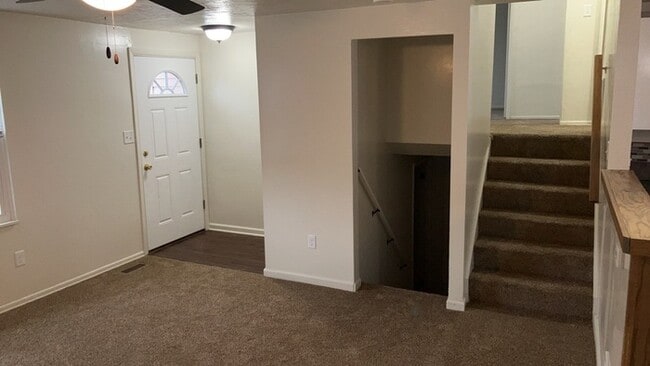 Building Photo - 105 Woodard Dr