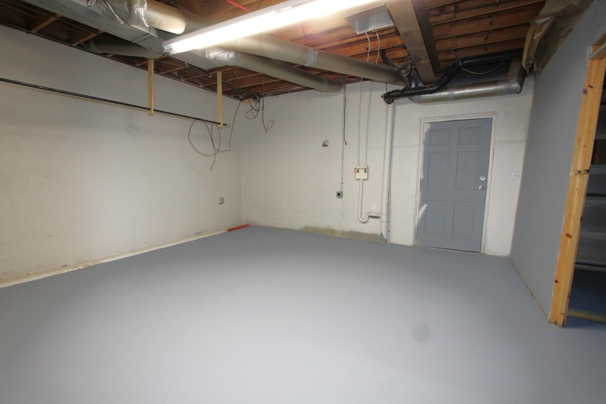 Building Photo - 711 Whittier Ave