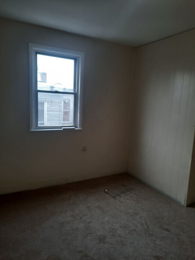 Foto del edificio - Renovated 3 Br for rent