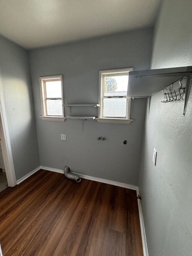 Building Photo - Alburtis Duplex