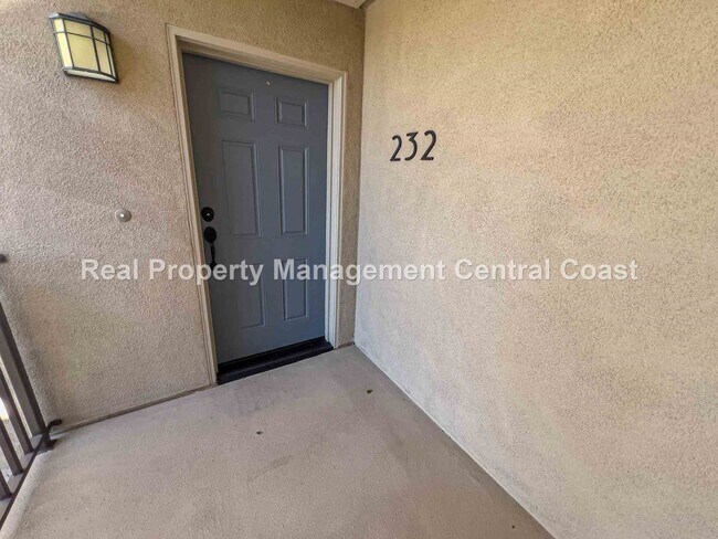 Building Photo - AVAILABLE NOW - Nice Condo in Pismo Beach ...