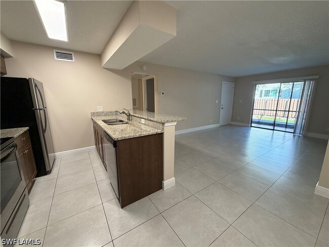 Foto del edificio - 5307 Summerlin Rd