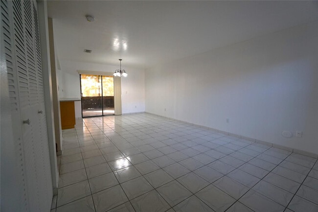 Foto del edificio - 6380 W 24th Ct
