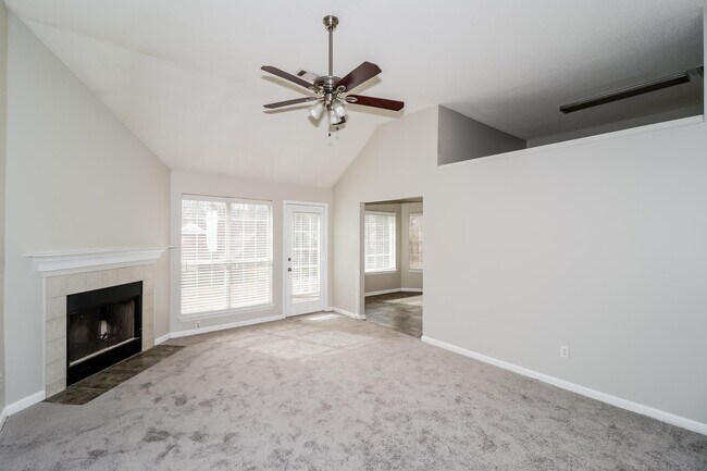 Foto del edificio - 5591 Autumn Valley Dr
