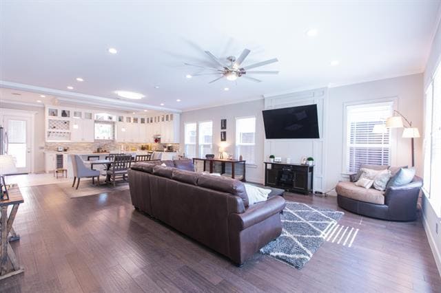 Building Photo - 902 S Marlborough Ave