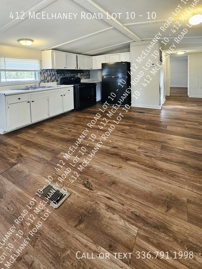 Building Photo - 412 McElhaney Rd