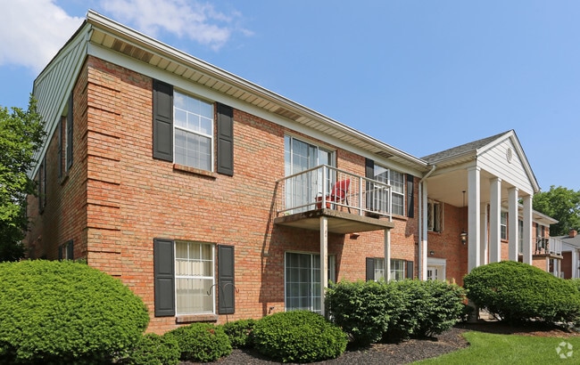Building Photo - Diamond Oaks Apartments - DIA