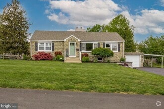 Building Photo - 541 Dorothy Ln