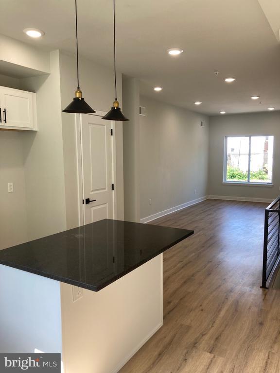 Foto principal - 2137 Bellmore St