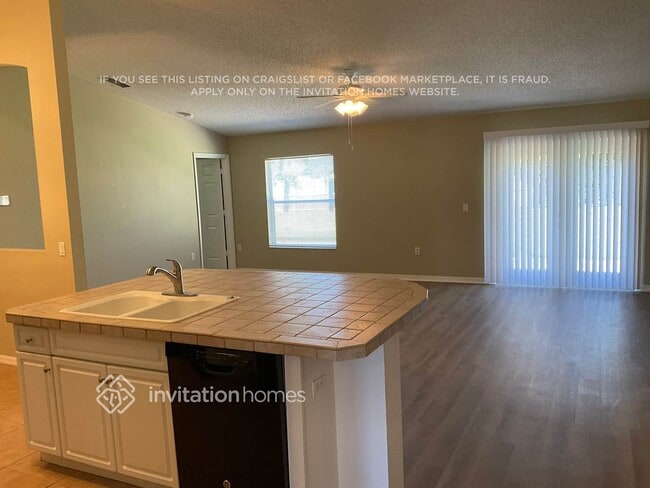 Building Photo - 2314 Umbrella Tree Dr