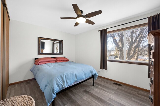 Foto del edificio - 808 Prairie Ave