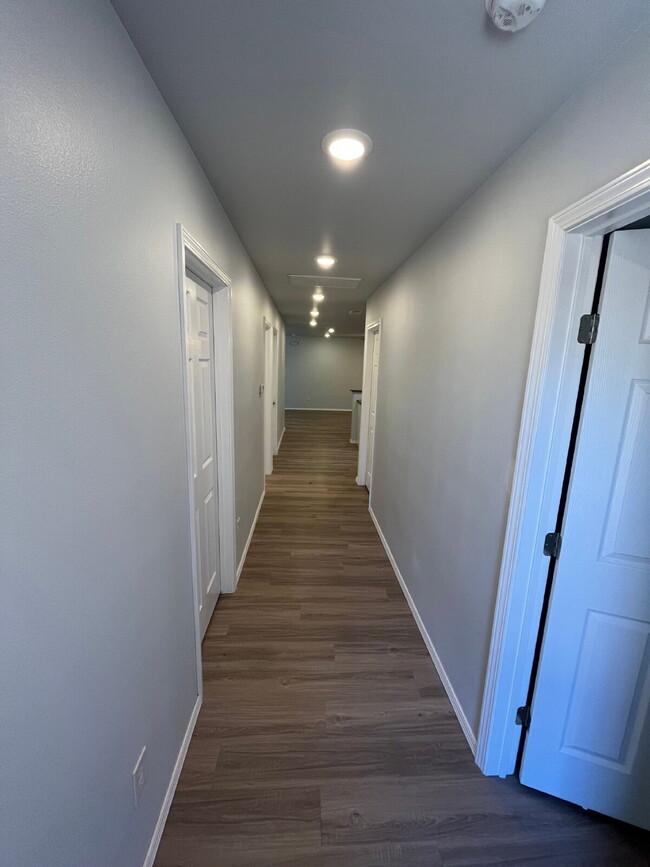 Building Photo - Cute Duplex in North Lubbock - Move In Spe...