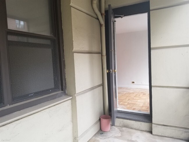 Foto del edificio - 9809 64th Rd