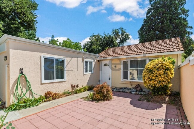 Building Photo - 2257 Goldcrest Cir
