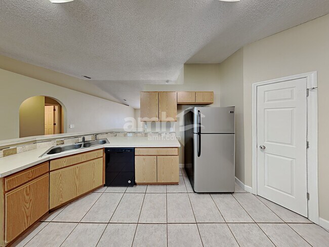 Building Photo - 24746 Mary Beth Ct