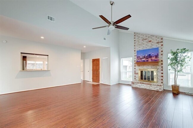 Foto del edificio - 14127 Langbourne Dr