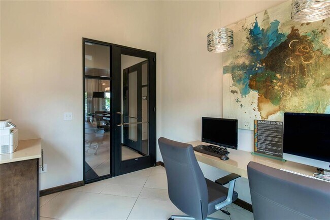 Foto del edificio - 4221 Old Denton Rd