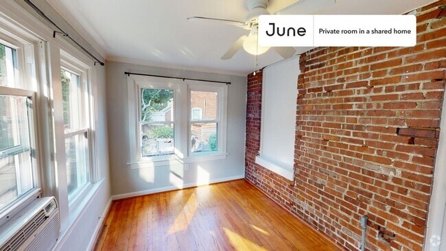 Building Photo - Private bedroom in 6 bed/3 bath Home