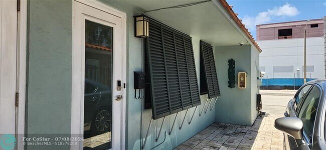 Building Photo - 2924 N Ocean Blvd