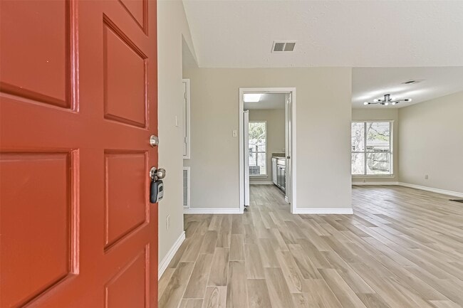 Building Photo - 2512 Ironclad Dr