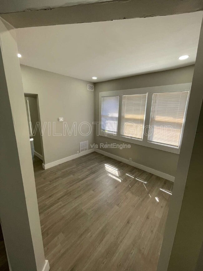 Foto del edificio - 321 E 31st St