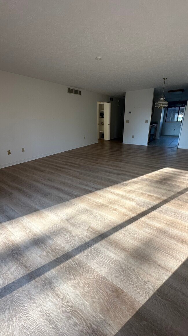 Foto del edificio - 2327 Coyote Creek Dr