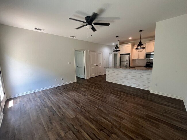 Foto del edificio - 108 Wade St