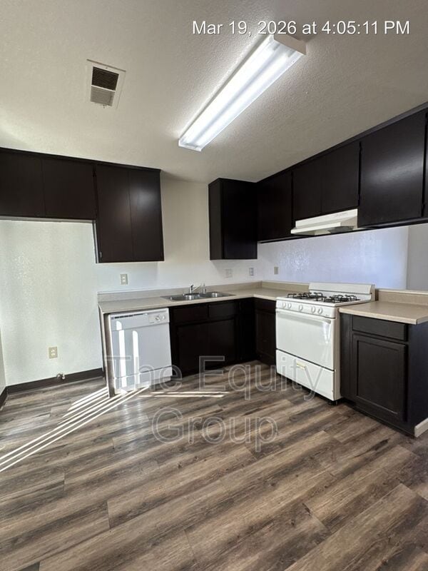 Building Photo - 10963 Thompson Dr