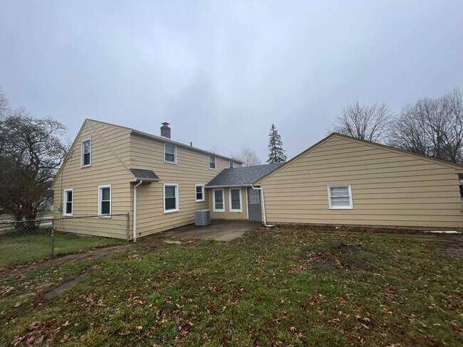 Building Photo - NOW AVAILABLE! - 2720 S SCHENLEY AVE, YOUN...